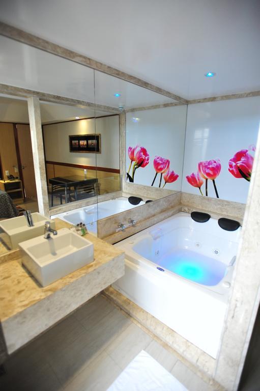 Hotel Premium Plaza Muriae Ngoại thất bức ảnh